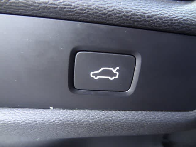 2024 Volvo S60 Plus Dark Theme