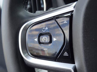 2024 Volvo S60 Plus Dark Theme