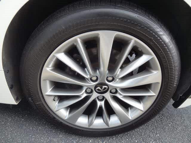 2023 INFINITI Q50 LUXE