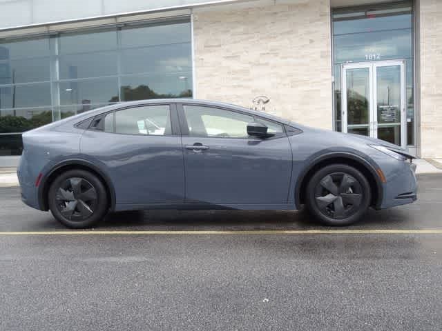 2025 Toyota Prius LE